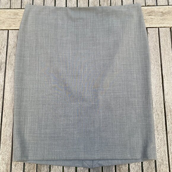 Theory Grey Pull-On Skirt – Size 4 - Picture 1 of 9